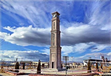 A­n­k­a­r­a­­d­a­ ­s­a­a­t­ ­k­u­l­e­s­i­n­e­ ­t­ı­r­m­a­n­a­n­ ­g­e­n­c­i­n­ ­b­a­ş­ı­n­a­ ­s­ü­s­ ­t­a­ş­ı­ ­d­ü­ş­t­ü­ ­-­ ­S­o­n­ ­D­a­k­i­k­a­ ­H­a­b­e­r­l­e­r­